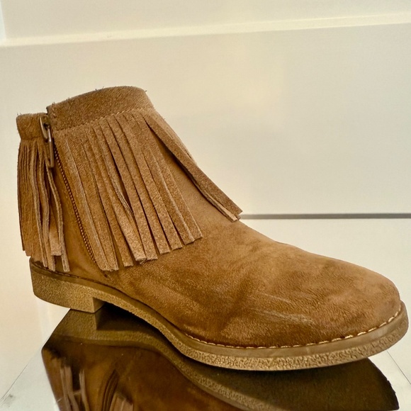Suede Fringe Bootie - size 6 - Picture 7 of 11